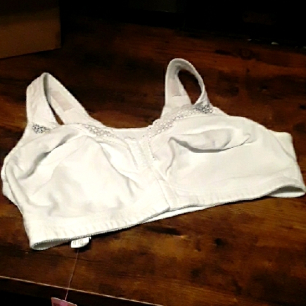NWOT 40DD Exquisite Form White Unpadded Wirefree Front Closure Bra